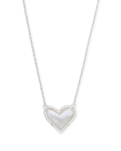 Ari Heart Short Pendant Necklace